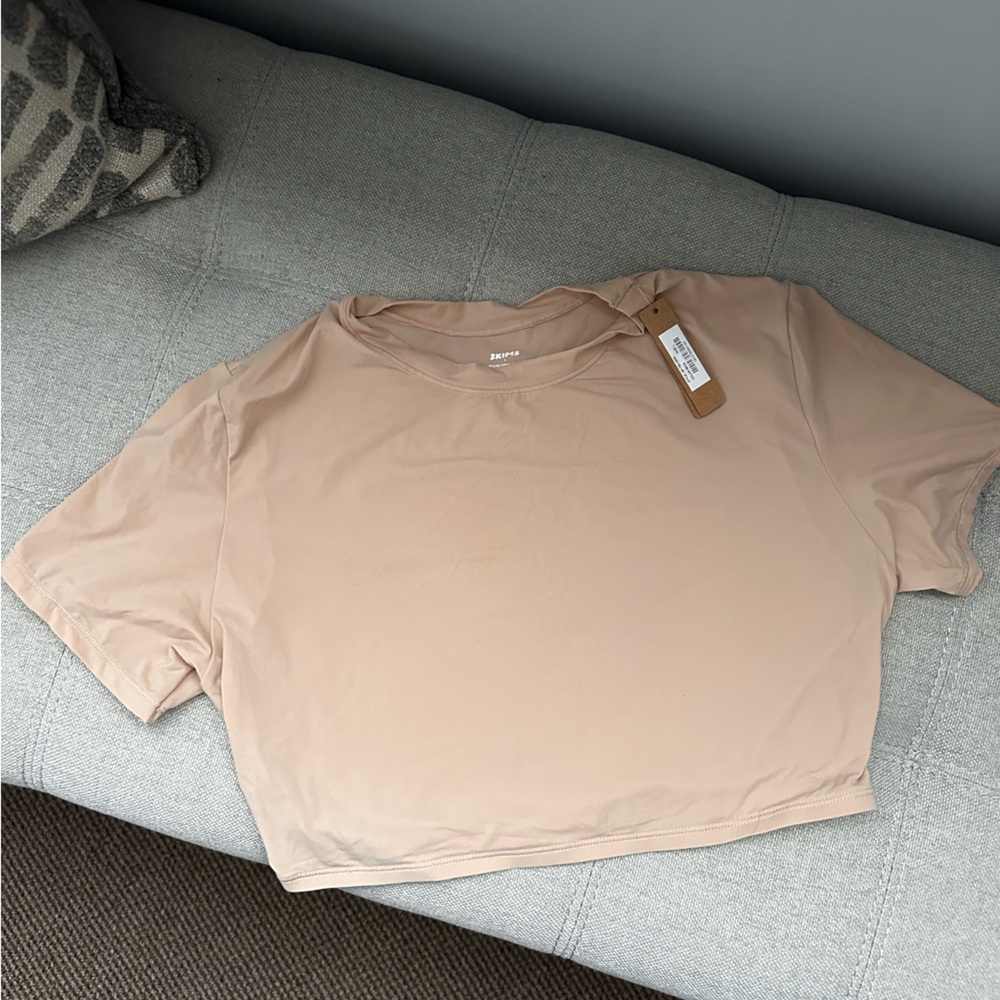 NWT SKIMS Super Cropped Tee | Large